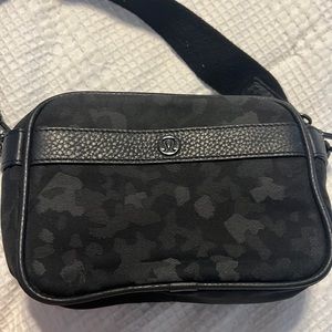 Lululemon purse
